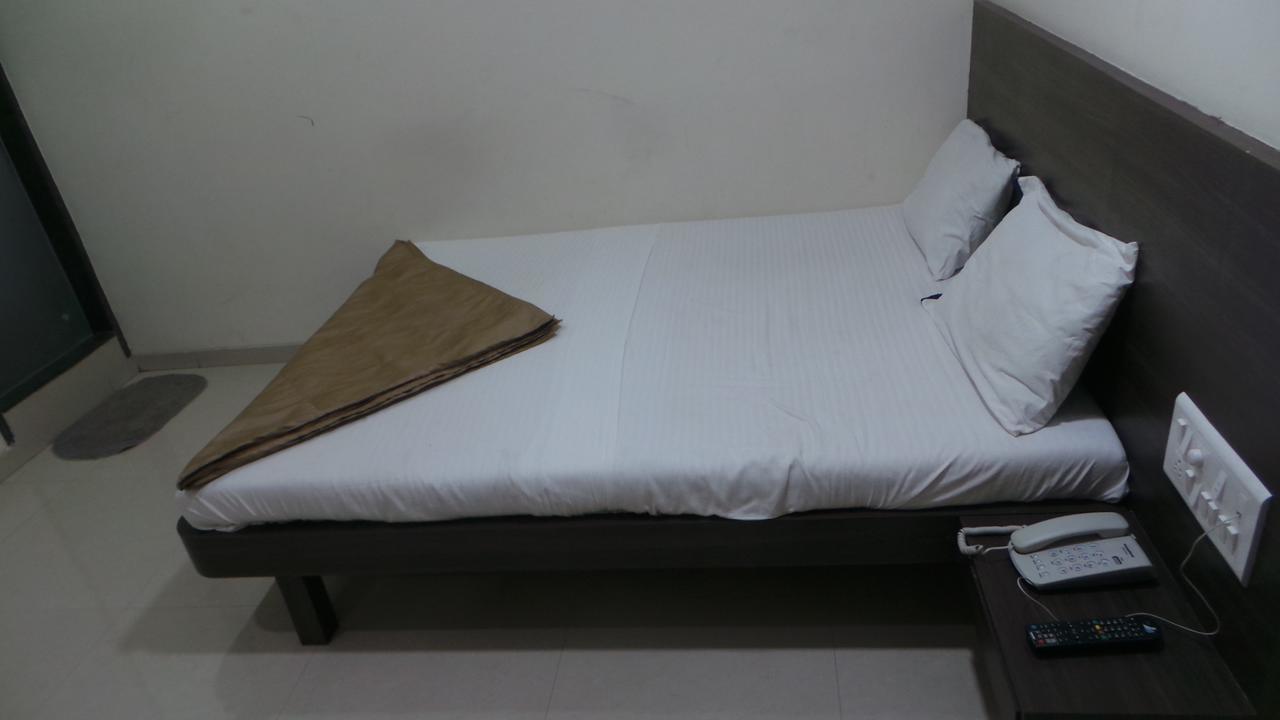 Hotel Gemini Мумбай Екстериор снимка