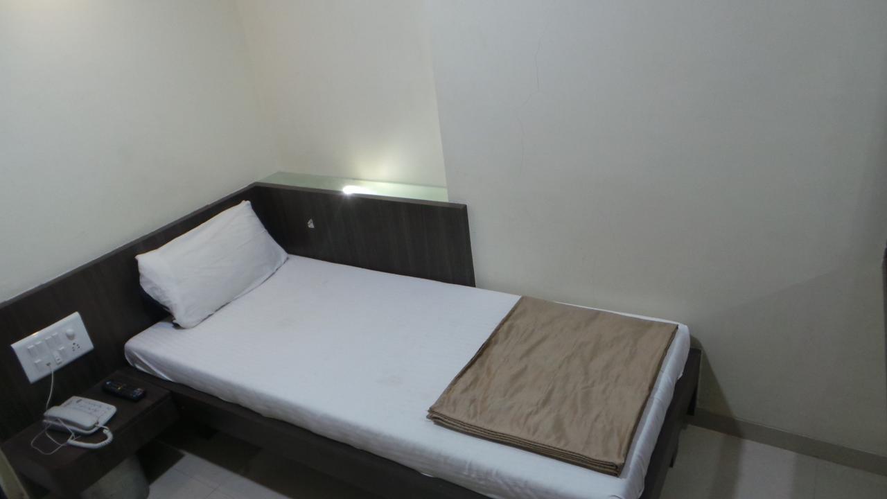 Hotel Gemini Мумбай Екстериор снимка